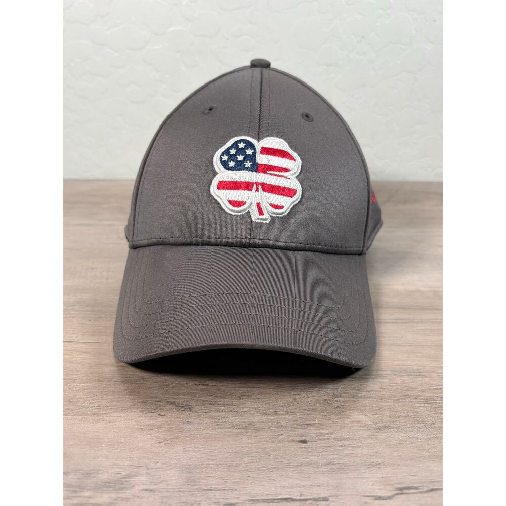 Black Clover Live Lucky Red White Blue Clover Gray Men's‎ Flex Fit Hat Size S/M